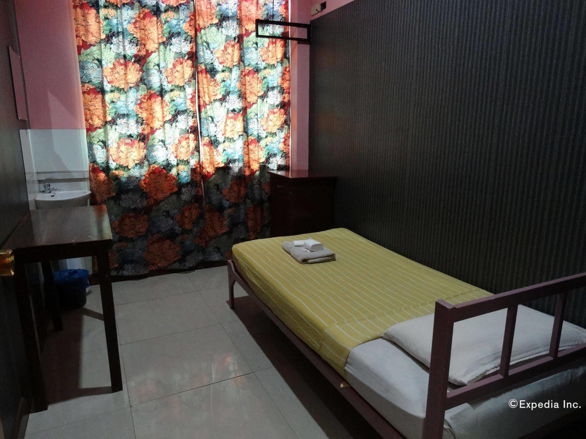 Daylight Inn Davao Stadt Exterior foto